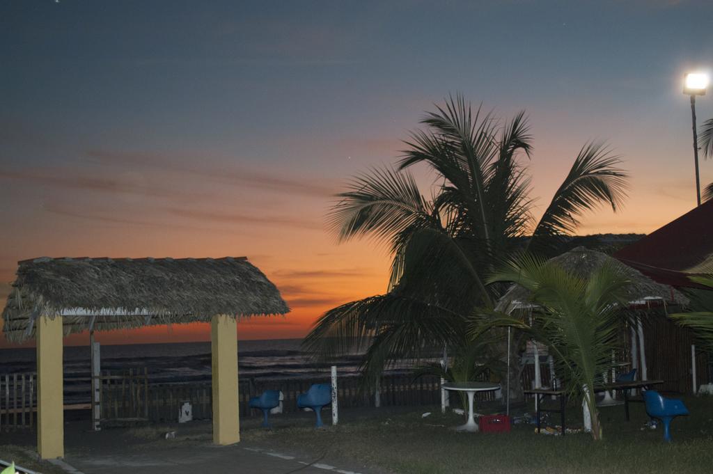 Hotel Tropiclub Playa El Cuco Esterno foto