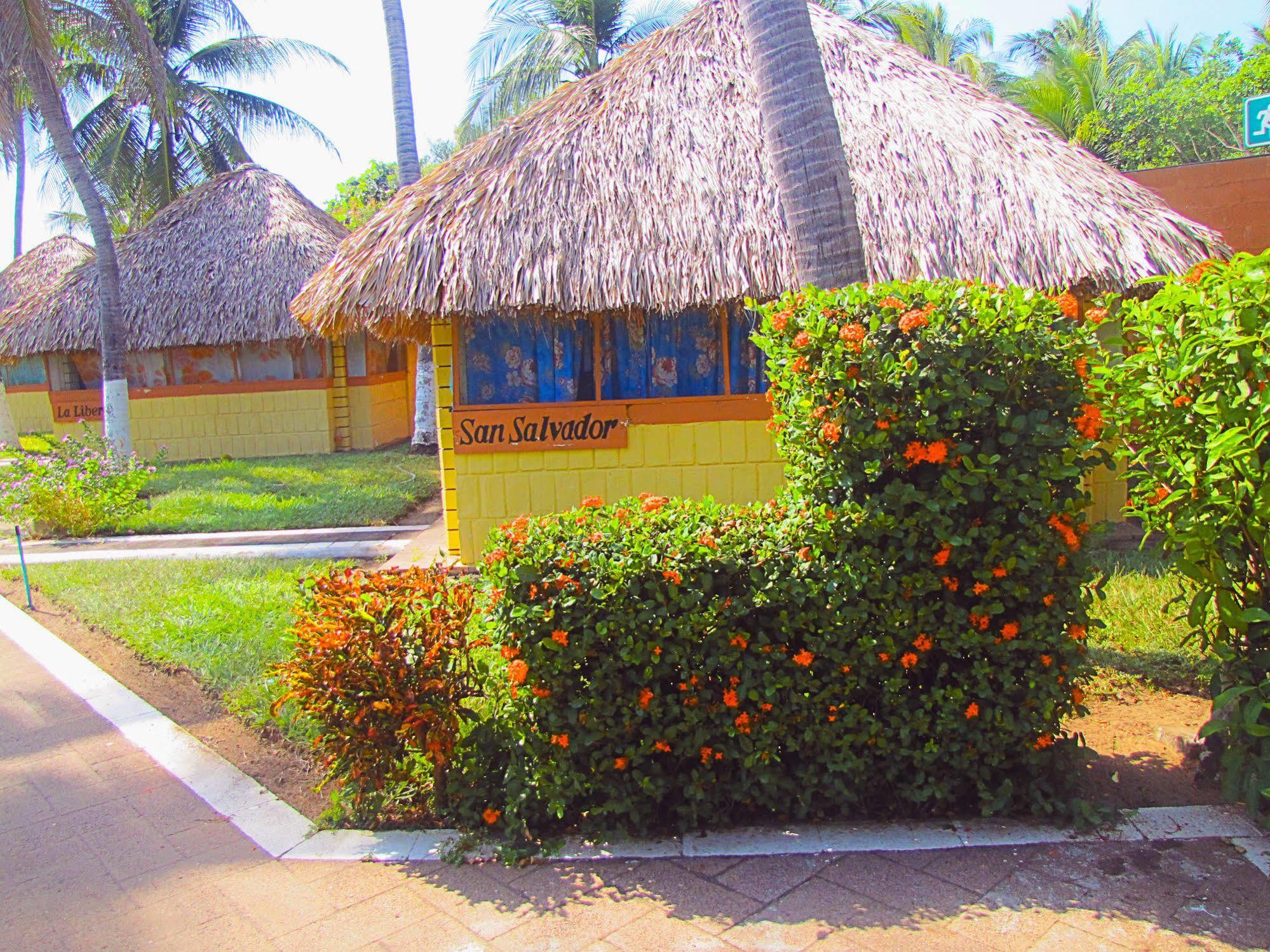 Hotel Tropiclub Playa El Cuco Esterno foto