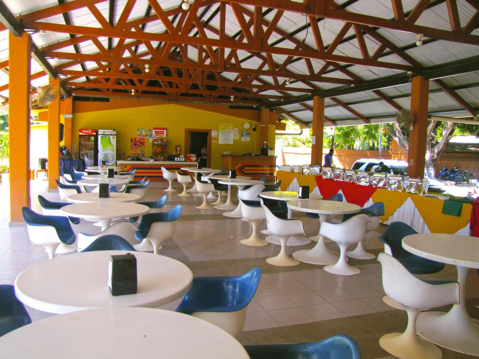 Hotel Tropiclub Playa El Cuco Esterno foto